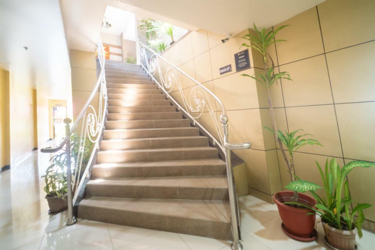 Oyo 197 Sunny Point Hotel Davao Ngoại thất bức ảnh