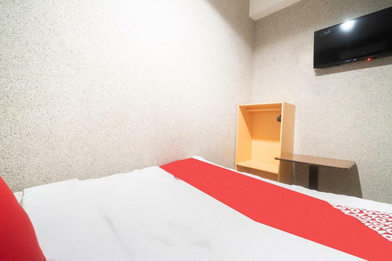 Oyo 197 Sunny Point Hotel Davao Ngoại thất bức ảnh